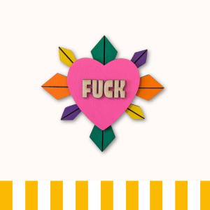 Ex-voto cœur sacré en bois découpé au laser avec inscription fuck, peint à la main